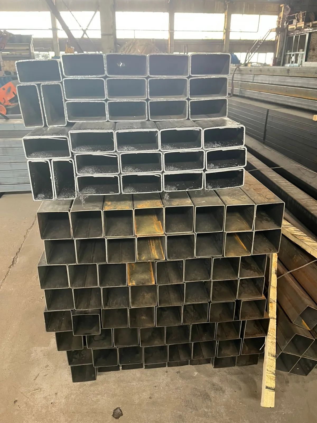 Купить Труба профильная 60х40х1.5 мм