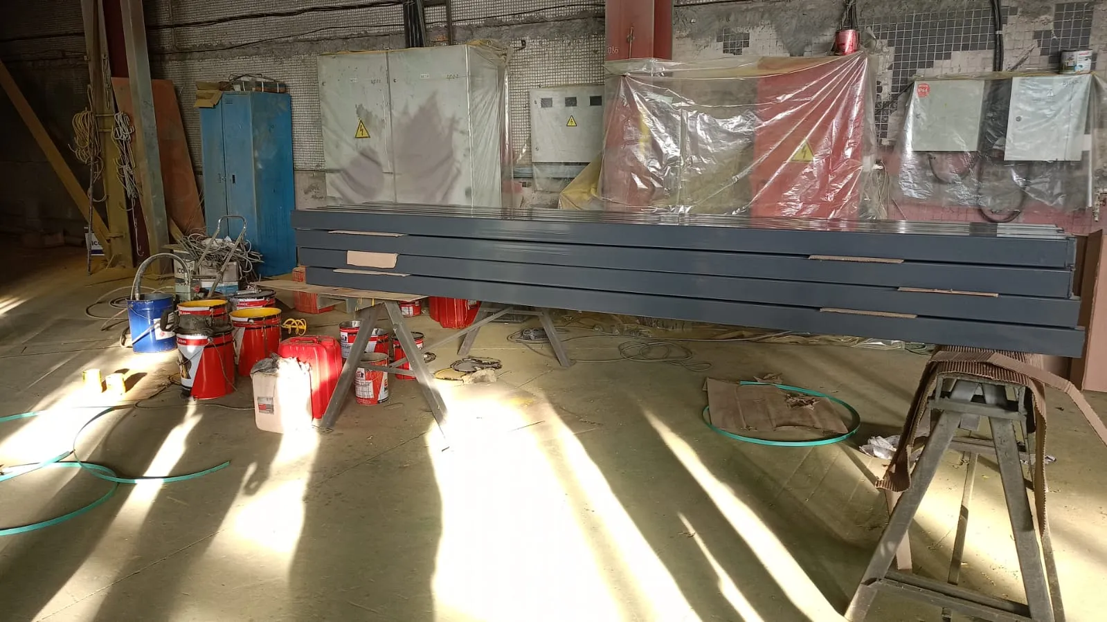 Купить Столб для забора 60х60х1,5 мм 3 м графитовый серый RAL 7024