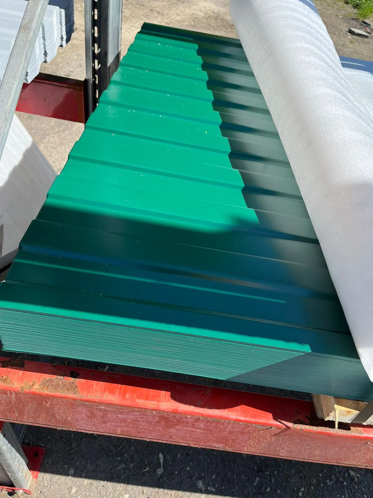 Купить Профнастил С8 0,4 мм Зеленый мох RAL 6005