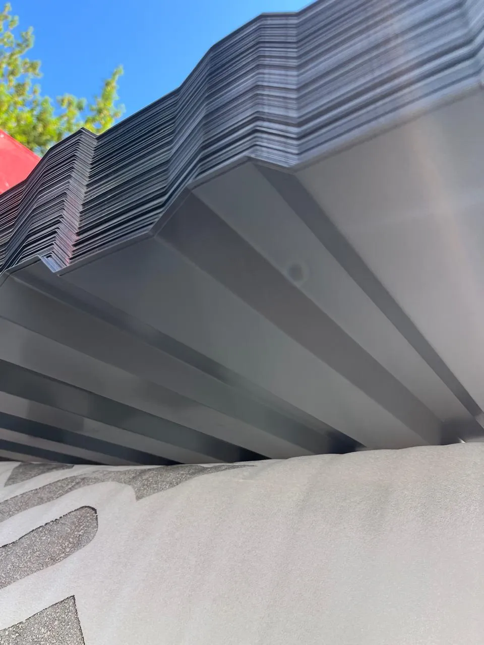 Купить Профнастил С20 0,4 мм Графитовый серый  RAL 7024