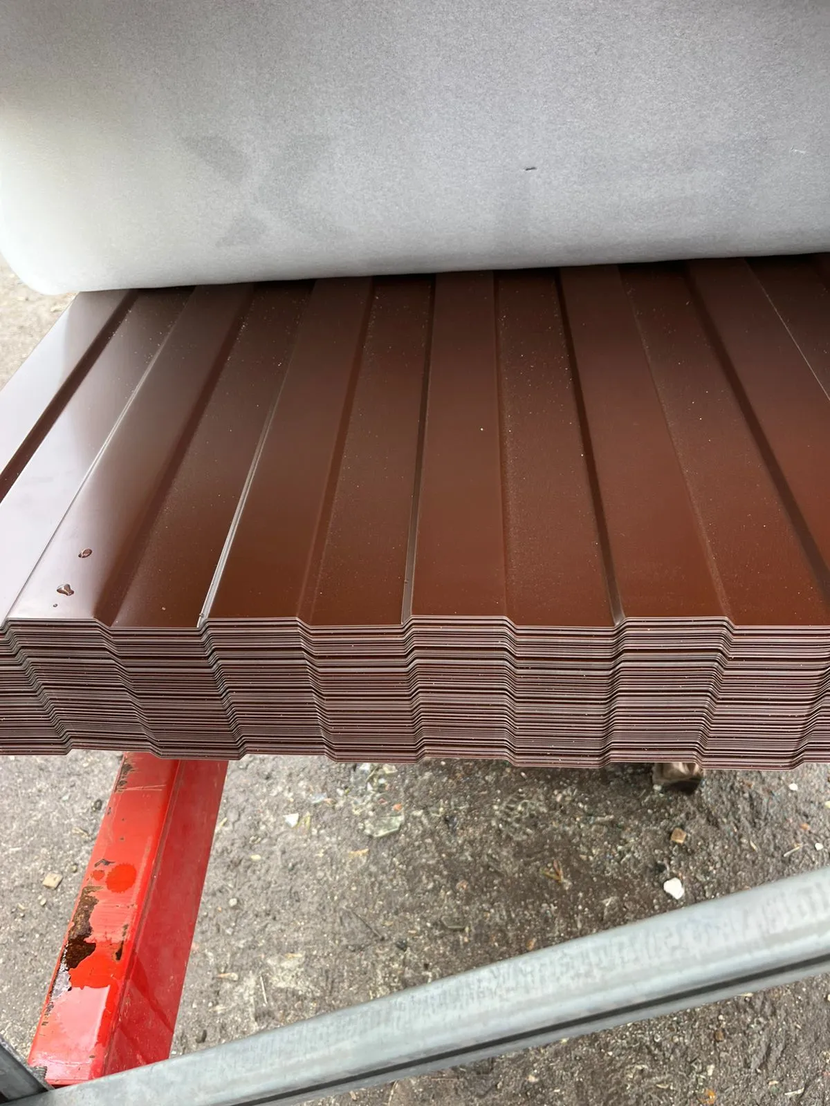 Купить Профнастил С8 0,4 мм Шоколадно-коричневый RAL 8017