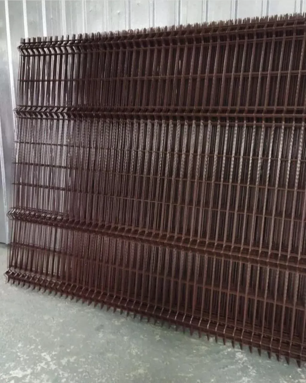 Купить 3D сетка Profi 2.03x2,5 мм толщина прута 5 мм RAL 8017 шоколадно-коричневый