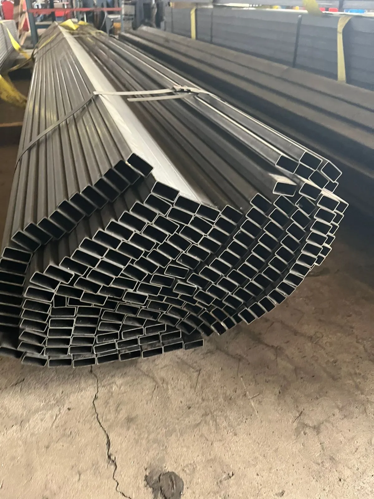 Купить Труба профильная 40х20х1.5 мм